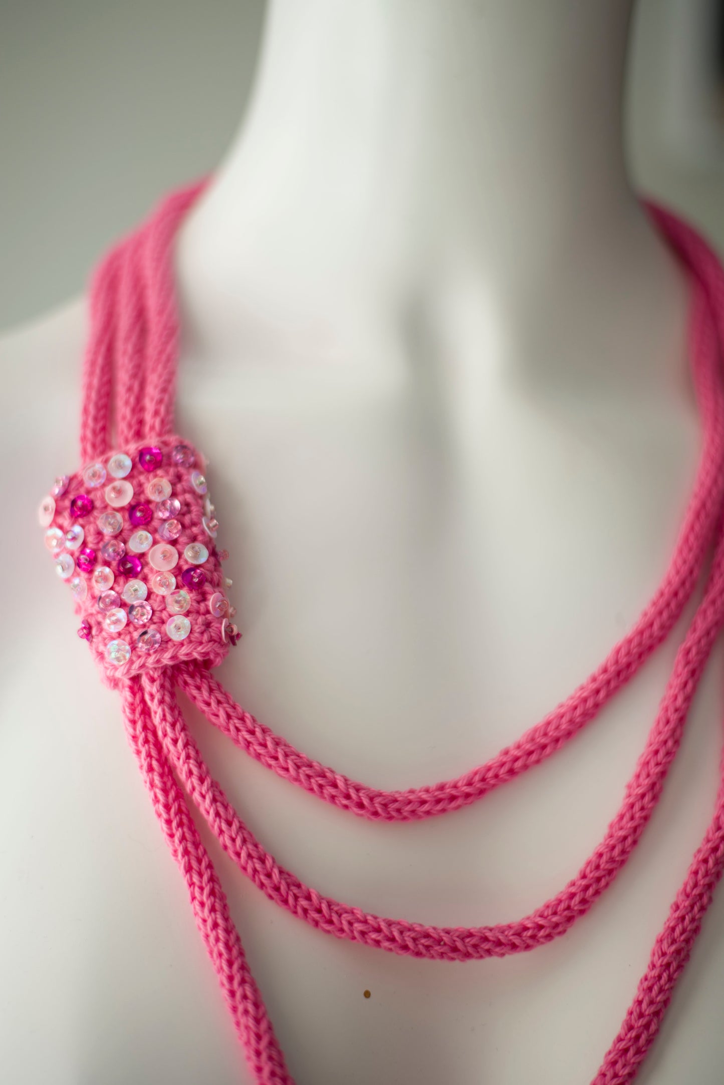 Pink cable cotton necklace