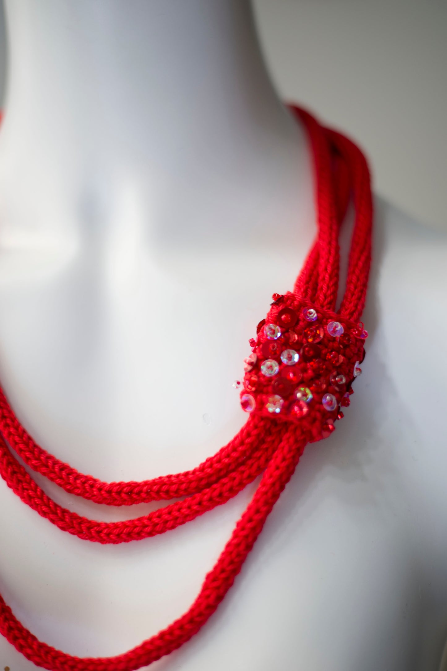 Red cotton necklace