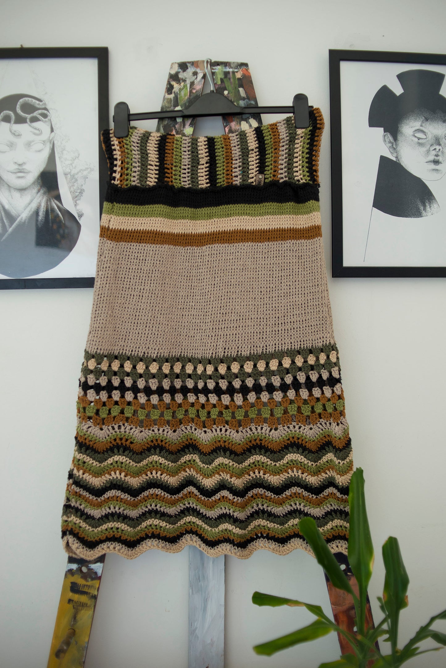 "The Three Youth" skirt