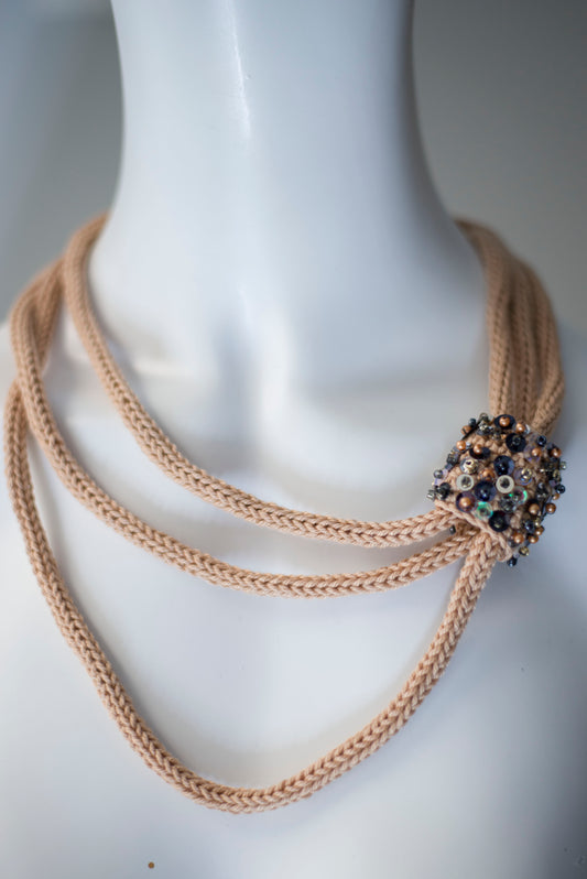 Beige cable knitted necklace