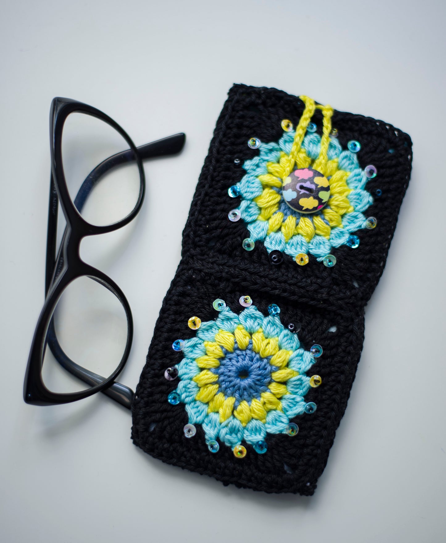 Crochet eyewear case